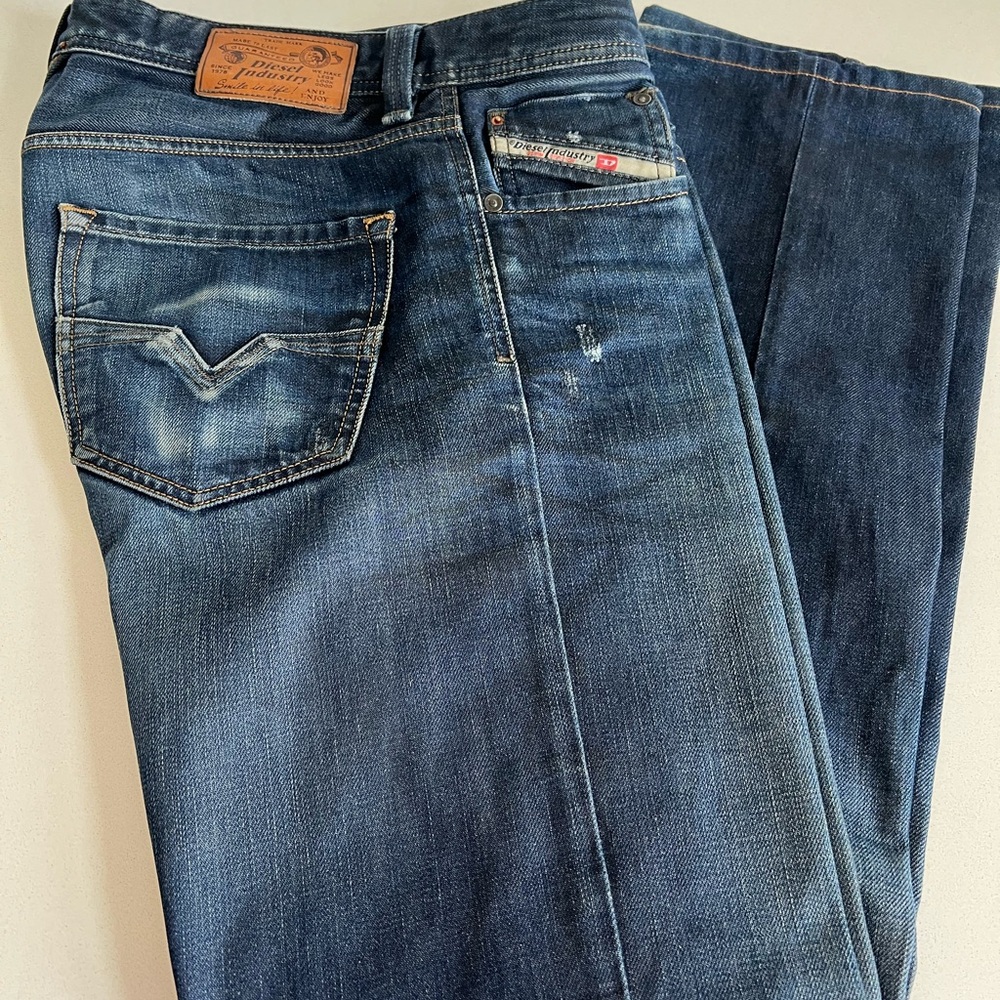 Diesel men’s Larkee fit, wash 0806x, 32W x 32L